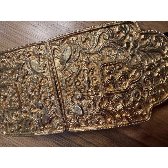 VTG. ACCESSOCRAFT‎ WOMENS GOLDTONE ORNATE WIDE BELT BUCKLE 7.75X2.75\